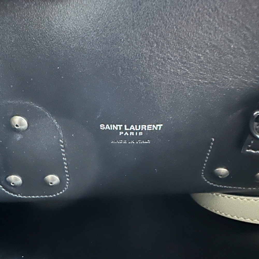 Barely worn, looks like new Small Saint Laurent Sac Du Jour - Picture 2 of 7
